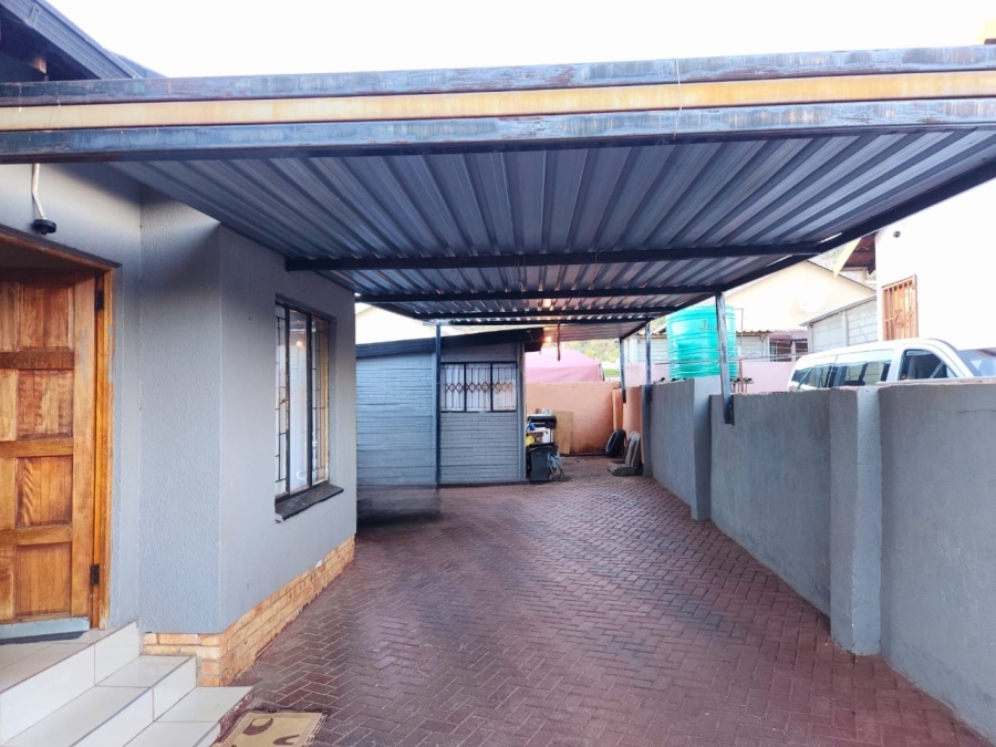 2 Bedroom Property for Sale in Tlhabane West North West